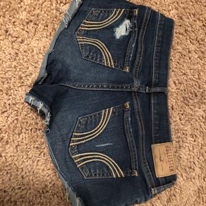Low-rise Short Shorts Hollister Size: 3 or 26
